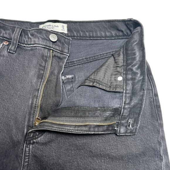 A&F | Women | The 90s Straight Ultra High Rise Faux Leather Trim Jeans | Size 29 - Picture 8 of 13